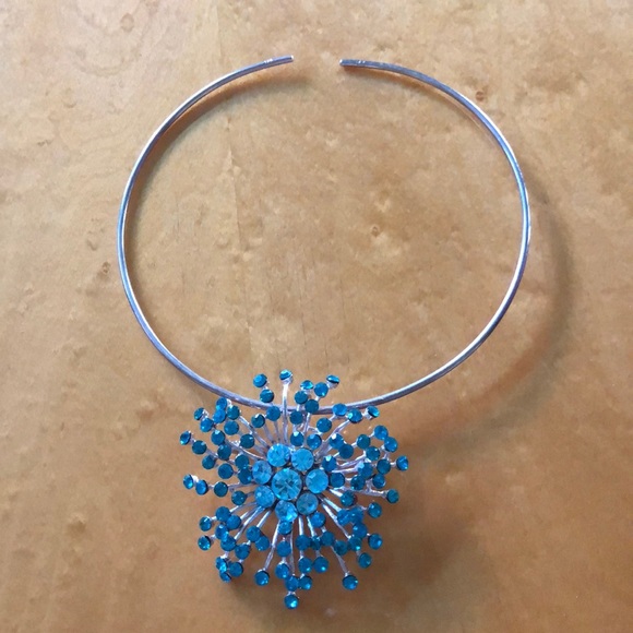 Starburst clear blue crystal broach/ pendant - Picture 1 of 5